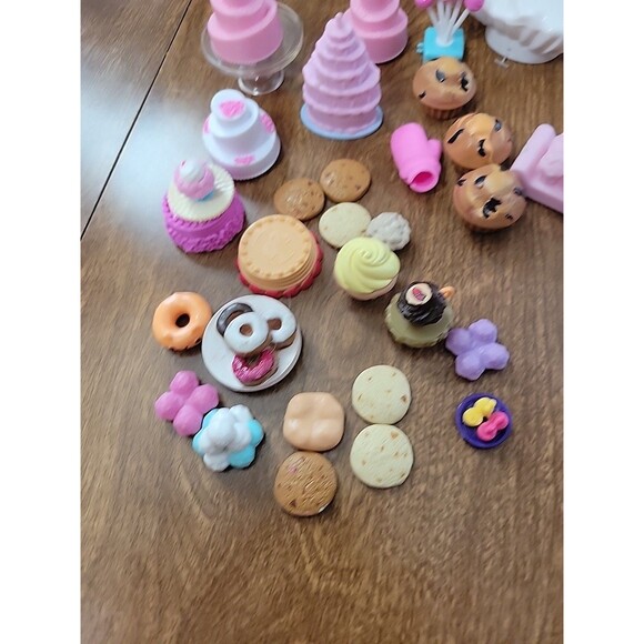 Mixed lot Barbie Bakery Sweet Shop Accessories cookies muffins etc... - Picture 2 of 8